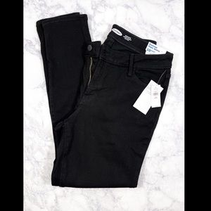 BRAND NEW OLD NAVY BLACK SKINNY JEANS